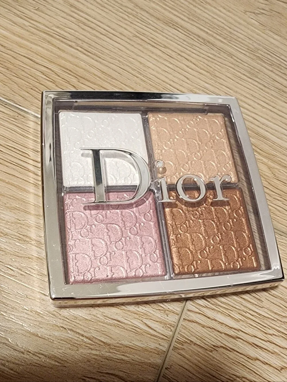 Dior Backstage Glow Maximizer 001 Universal Face Palette Highlighter and Blush